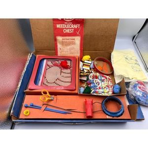 Vintage 1980 Avalon Deluxe Needlecraft Chest